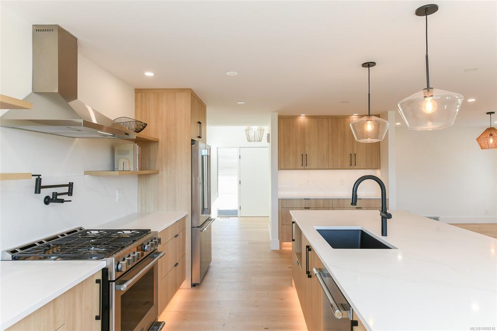 1547 Trumpeter Cres, 1009316, BC,