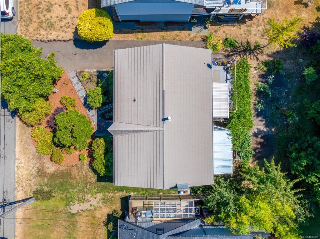 Fifth View of 2235 Robb Ave, Comox, BC, V9M 1J2