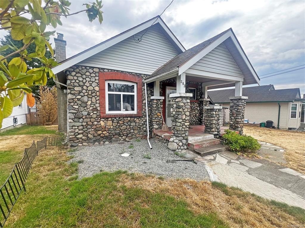 Second View of 205 View St, Nanaimo, BC, V9R 4N5