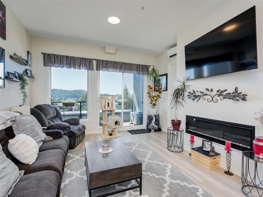 Fifth View of 815 Orono Ave, Langford, BC, V9B 2T9