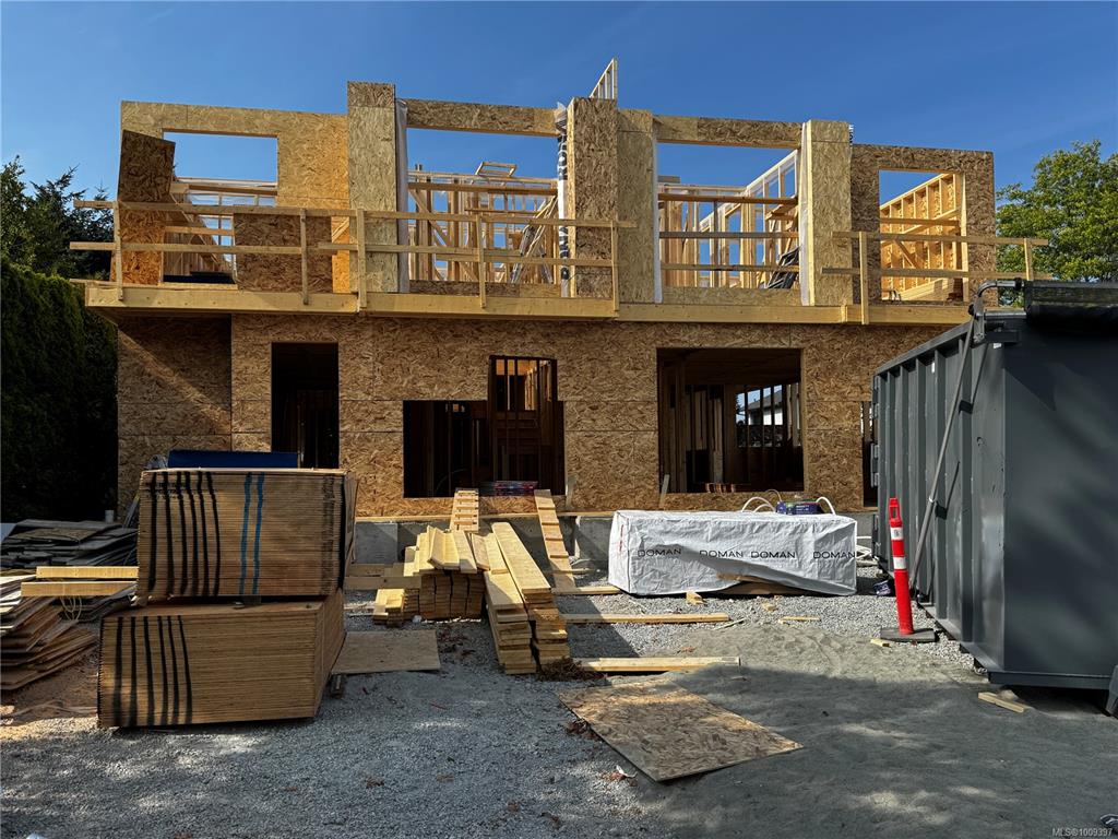 Second View of 588 Whiteside St, Saanich, BC, V8Z 1Y6