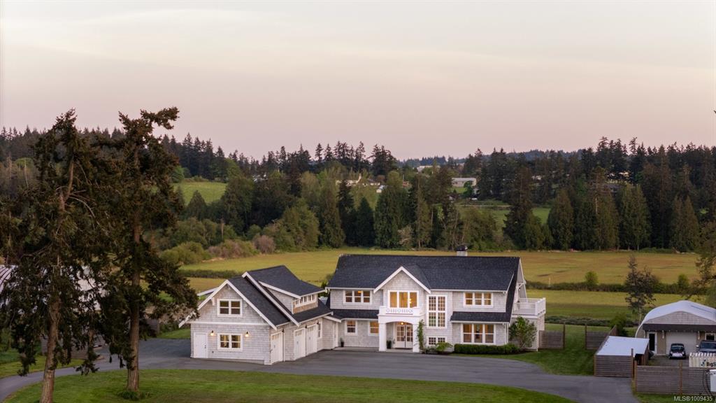 Fourth View of 1527 Mount Newton Cross Rd, Central Saanich, BC, V8M 1L1