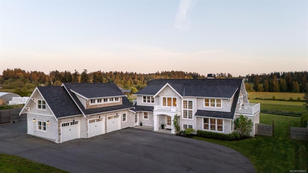 Fifth View of 1527 Mount Newton Cross Rd, Central Saanich, BC, V8M 1L1