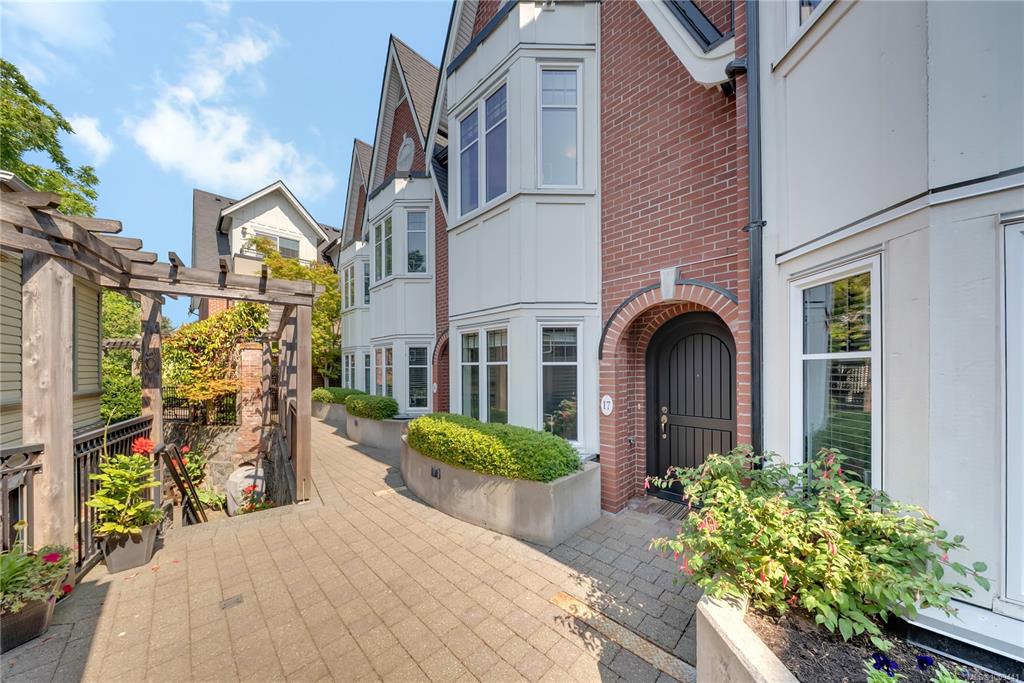 675 Superior St, 1009441, BC,