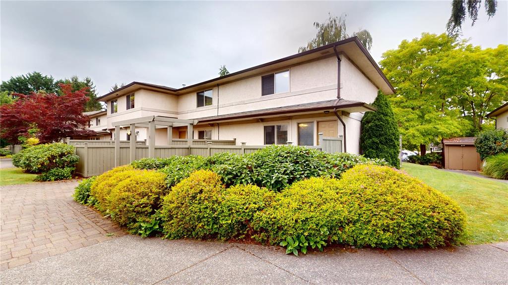4061 Larchwood Dr, 1009502, BC,