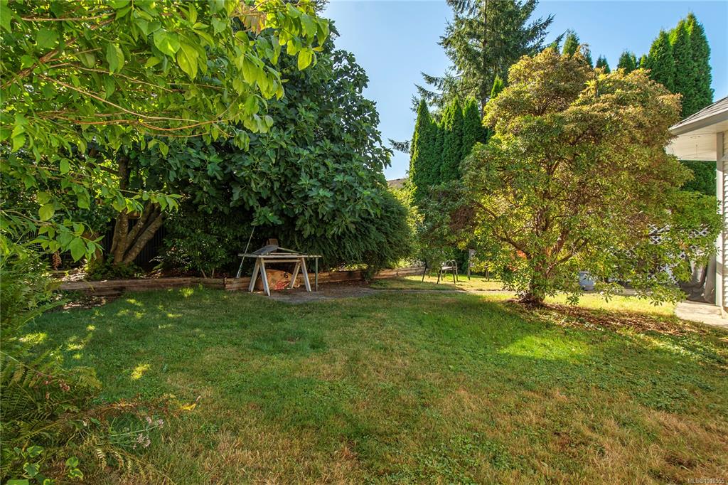 Fifth View of 1062 Springbok Rd, Campbell River, BC, V9W 7K7