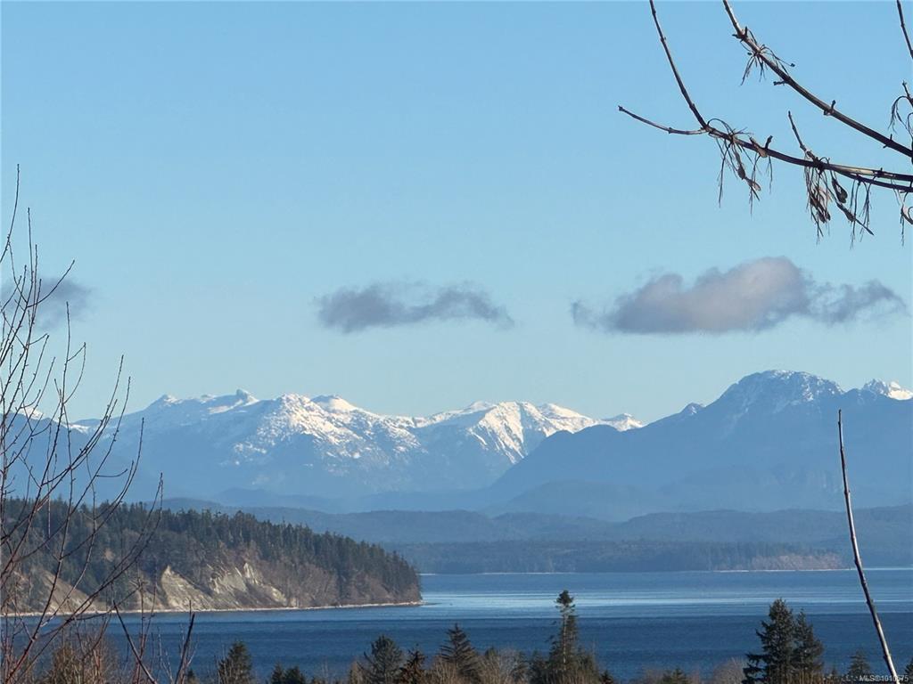 Third View of 663 Mariner Dr, Campbell River, BC, V9H 1V9