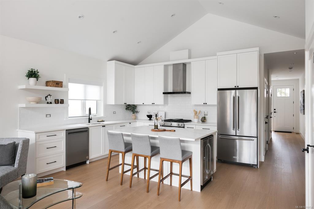 Third View of 2282 Amherst Ave, Sidney, BC, V8L 2G7