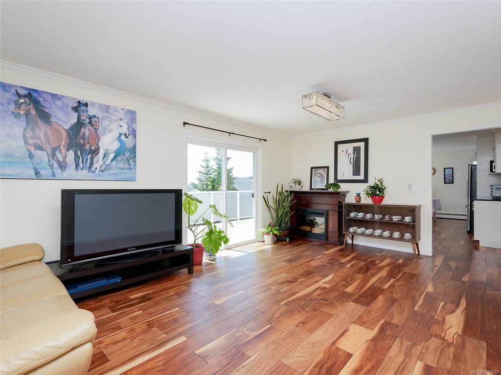 Third View of 948 Mckenzie Ave, Saanich, BC, V8X 3G5