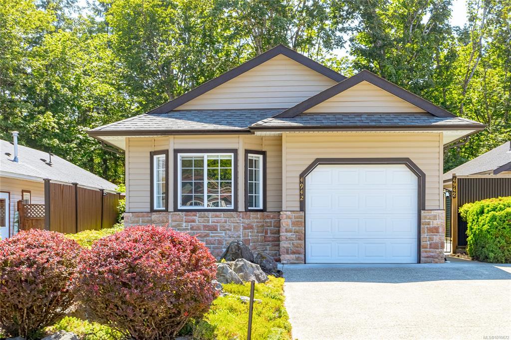 Third View of 4942 Coventry Lane, LANCASTER MEWS, Ladysmith, BC, V9G 1J7