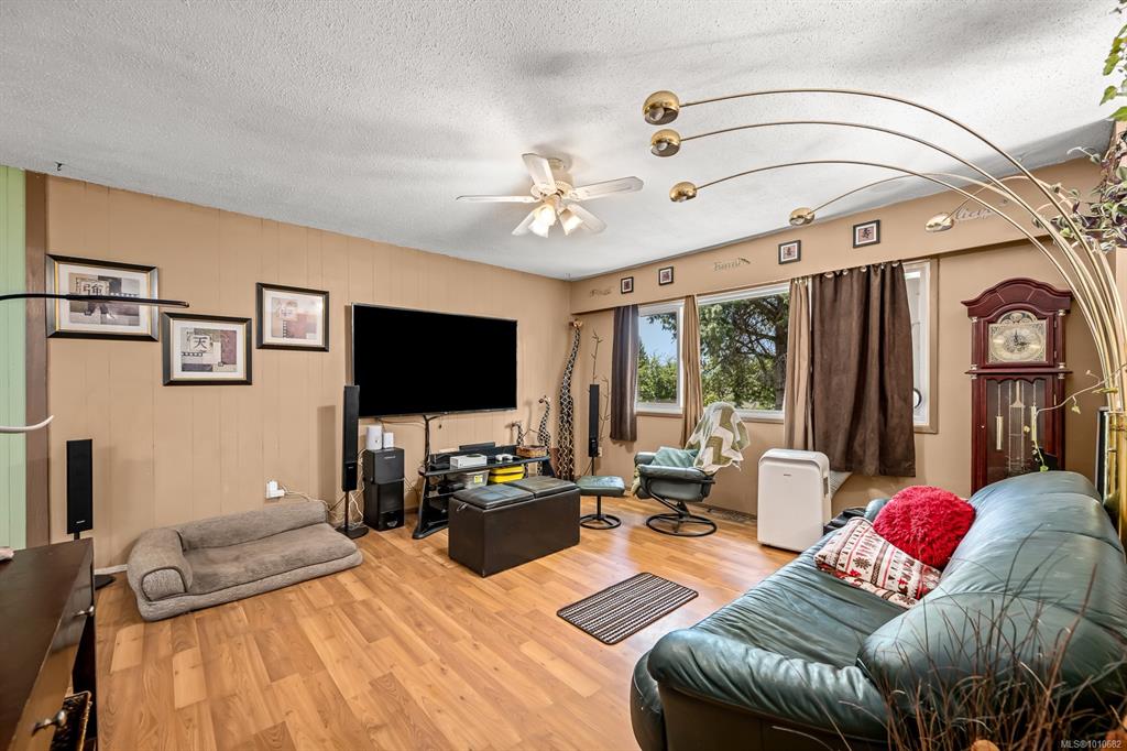 Fourth View of 2605 Windermere Ave, Cumberland, BC, V0R 1S0