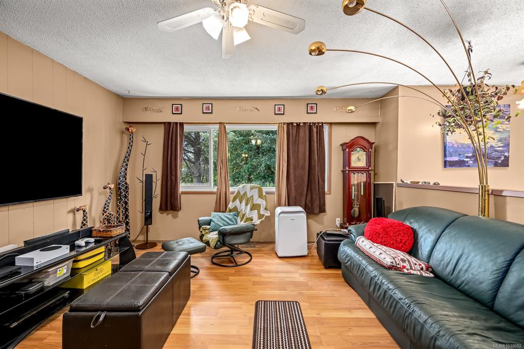 Fifth View of 2605 Windermere Ave, Cumberland, BC, V0R 1S0