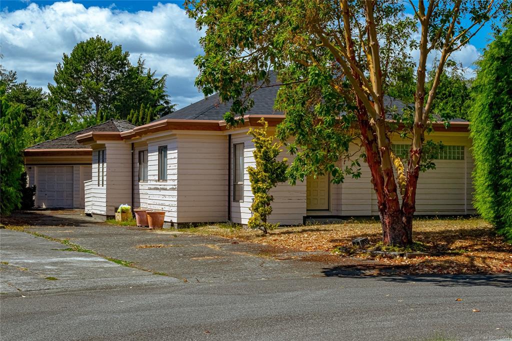 Second View of 2297 Covington Pl, Saanich, BC, V8N 5R1