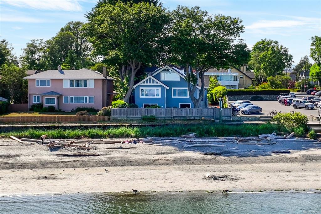 Fifth View of 2170 Esplanade, Oak Bay, BC, V8R 2W1