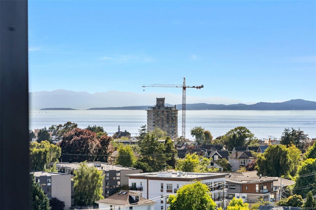 Fifth View of 647 Michigan St, Victoria, BC, V8V 1S9