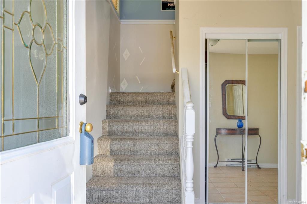 Third View of 3116 Barons Rd, Nanaimo, BC, V9T 4B5