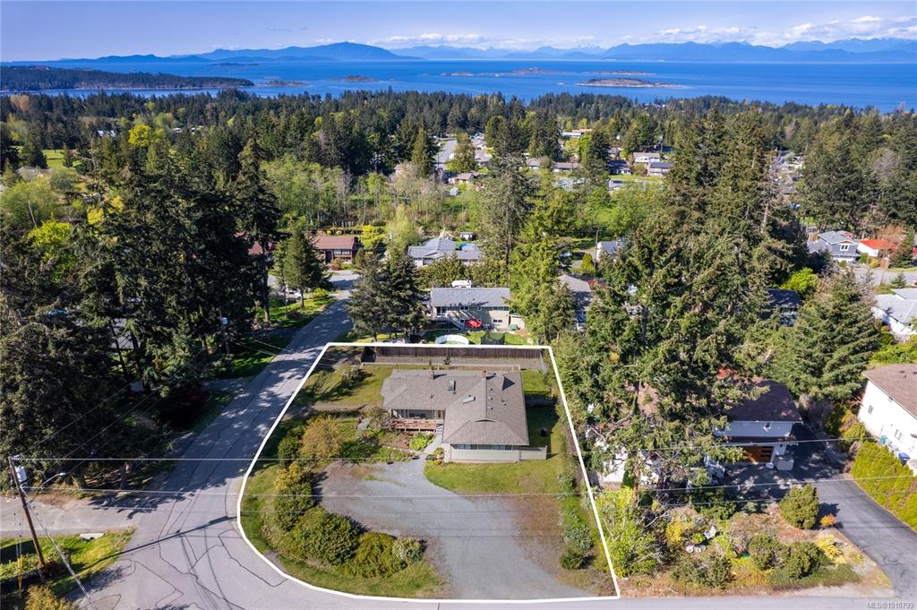 Fourth View of 7496 Clark Cres, Lantzville, BC, V0R 2H0