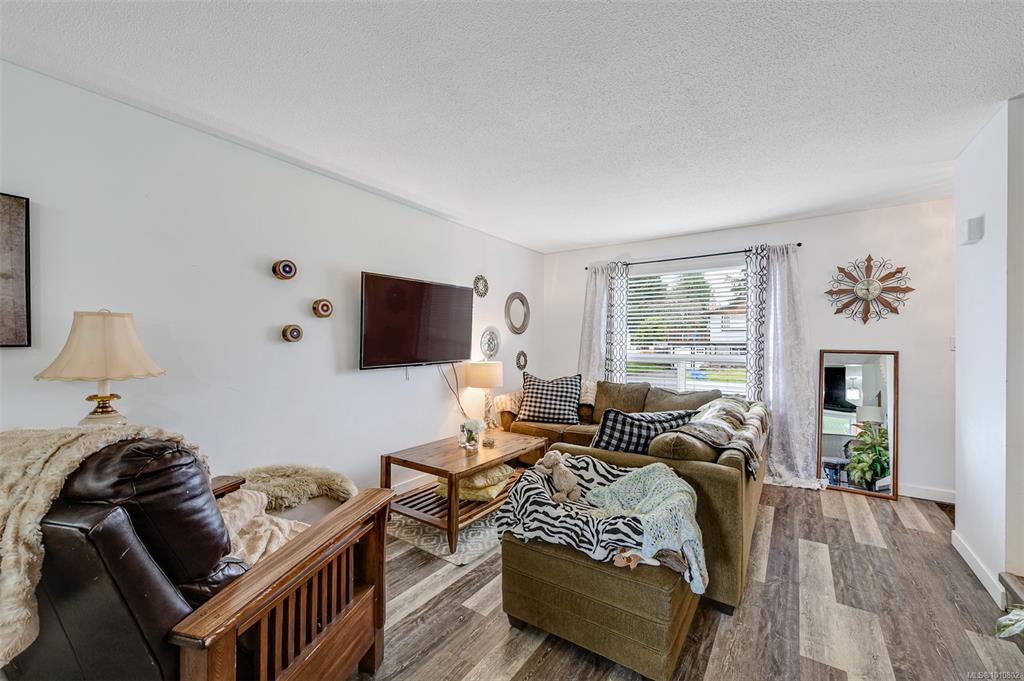 Fourth View of 2031 2033 Melville Dr, Sidney, BC, V8L 2N2