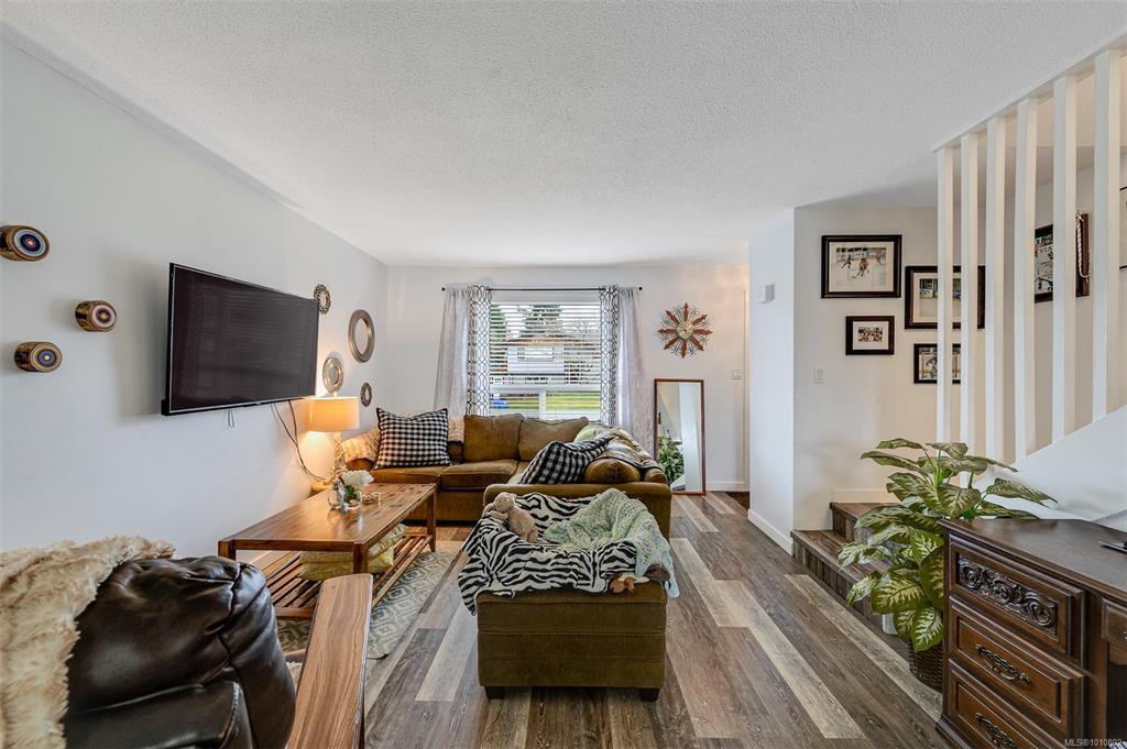 Fifth View of 2031 2033 Melville Dr, Sidney, BC, V8L 2N2