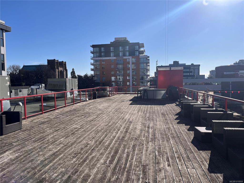 Third View of 838 Fort St, Victoria, BC, V8W 1H8