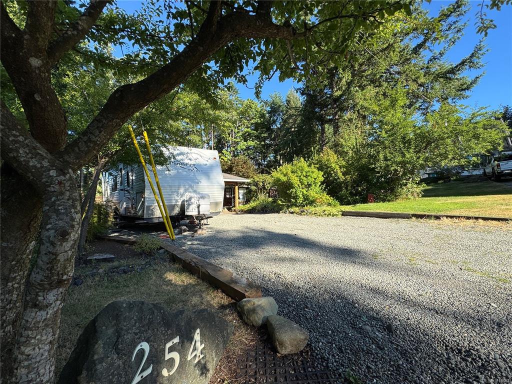 254 Fawn Rd, 1010867, BC,