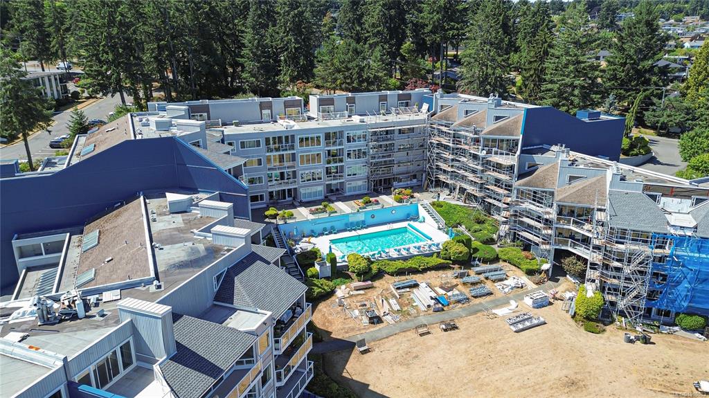 2562 Departure Bay Rd, 1010883, BC,