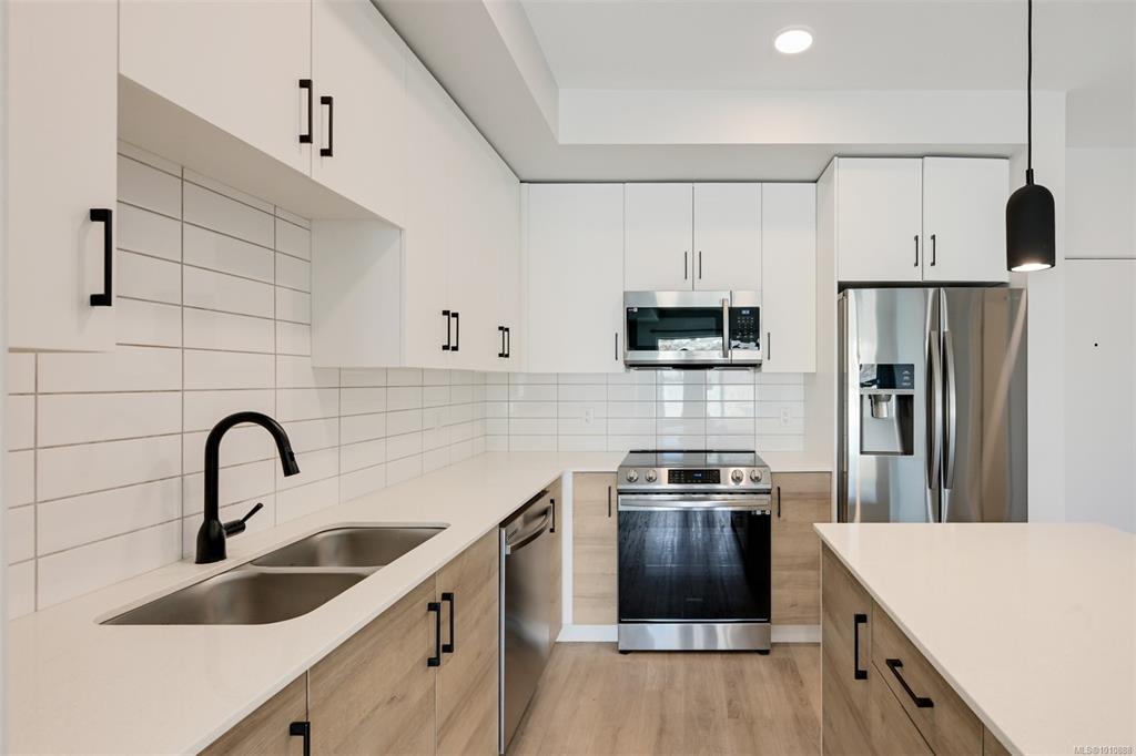 Third View of 2461 Gateway Rd, Sky Gate, Langford, BC, V9B 6M6