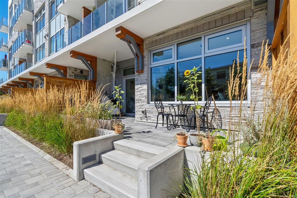 916 Lyall St, 1010916, BC,