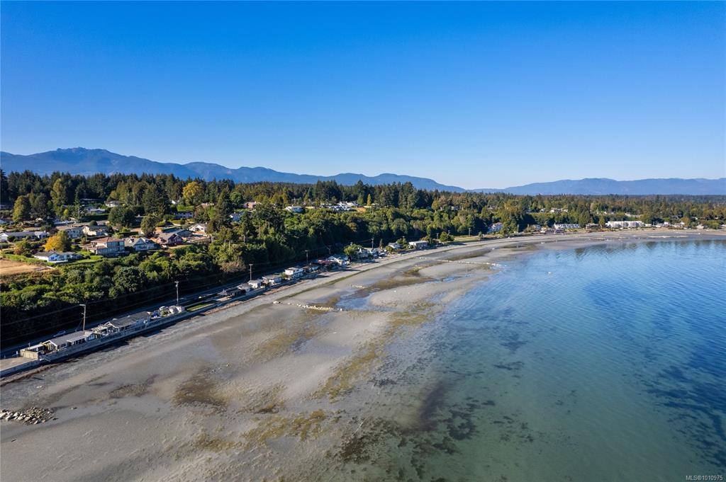 Third View of 2935 Island Hwy W, Qualicum Beach, BC, V9K 2H2
