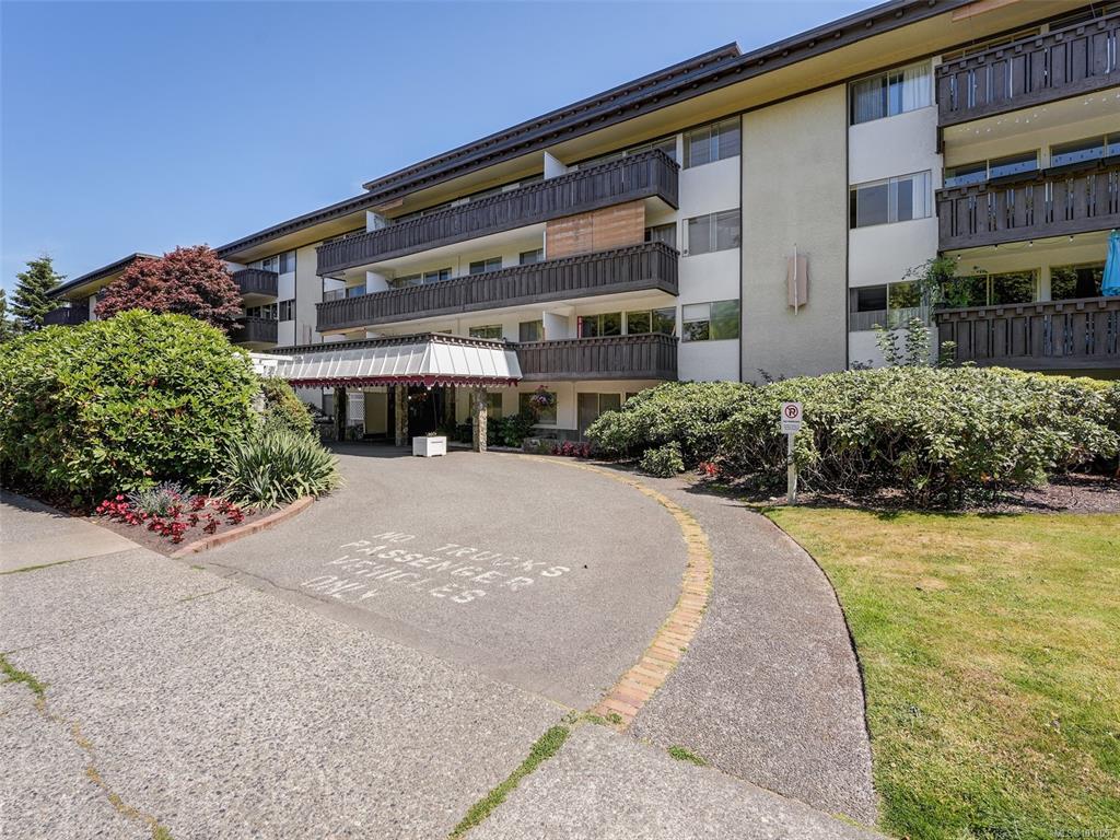 964 Heywood Ave S, 1011057, BC,