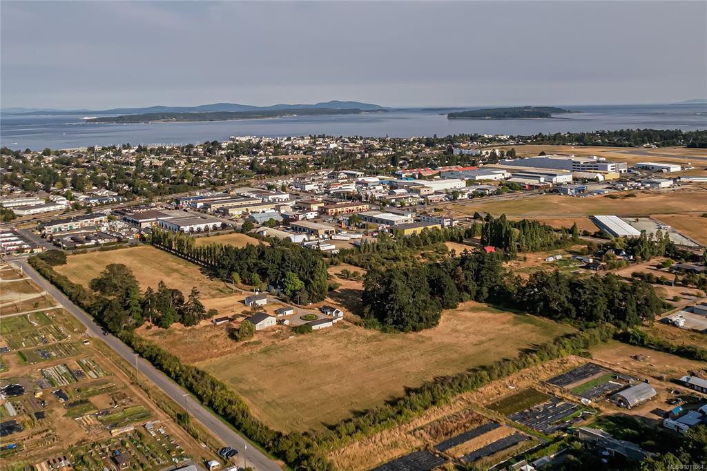 10202 Mcdonald Park Rd, 1011064, BC,