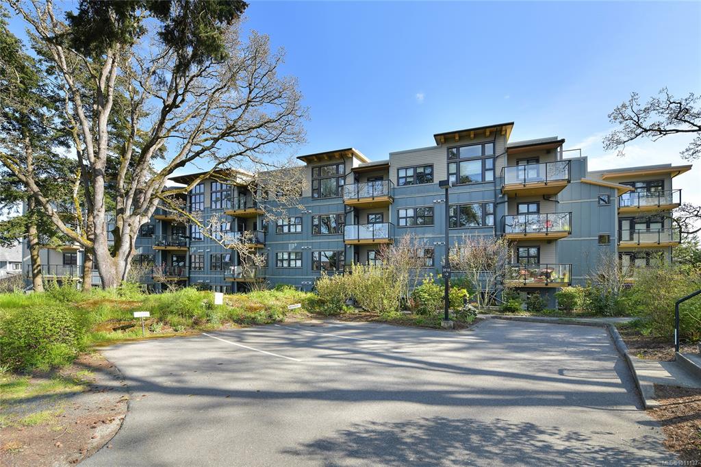 3912 Carey Rd, 1011137, BC,