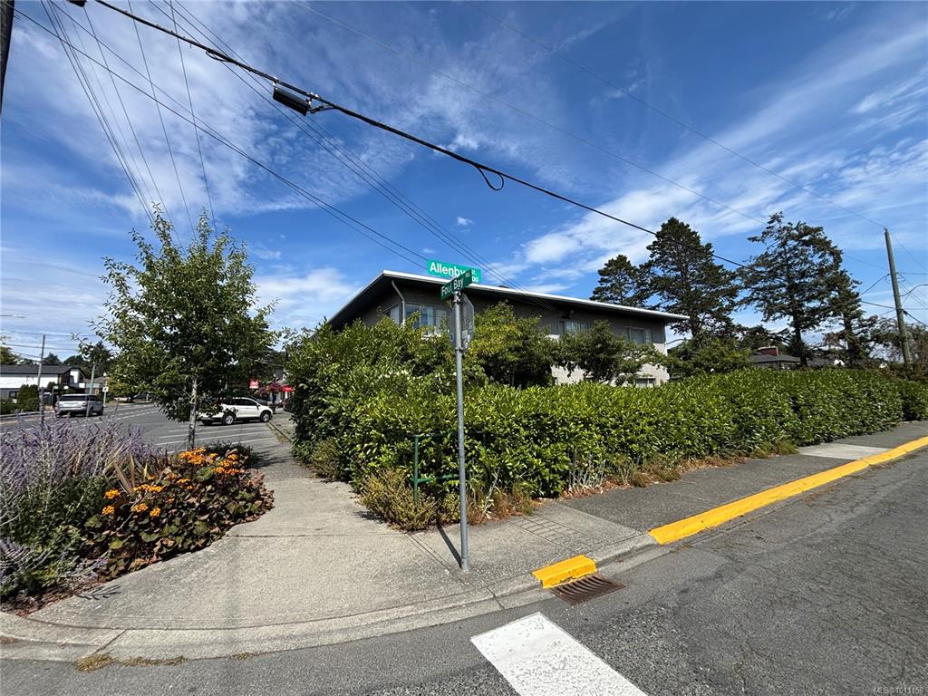 Fourth View of 2851 Foul Bay Rd, Oak Bay, BC, V8R 5C5