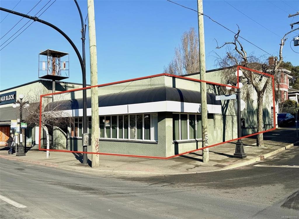 MLS® listing #29698796 for sale located at 2001 Douglas St