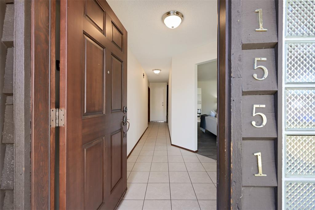 Fourth View of 1551 Prairie St, Saanich, BC, V8N 4P4