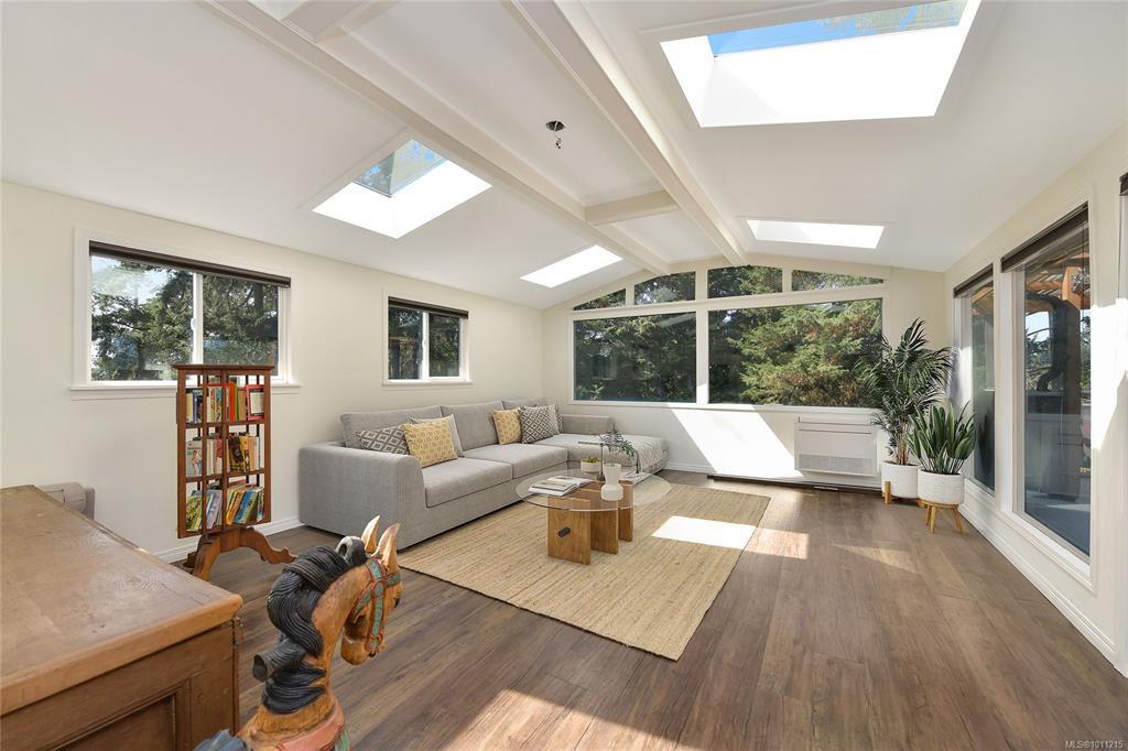 Second View of 2582 Rainville Rd, Langford, BC, V9B 3N1