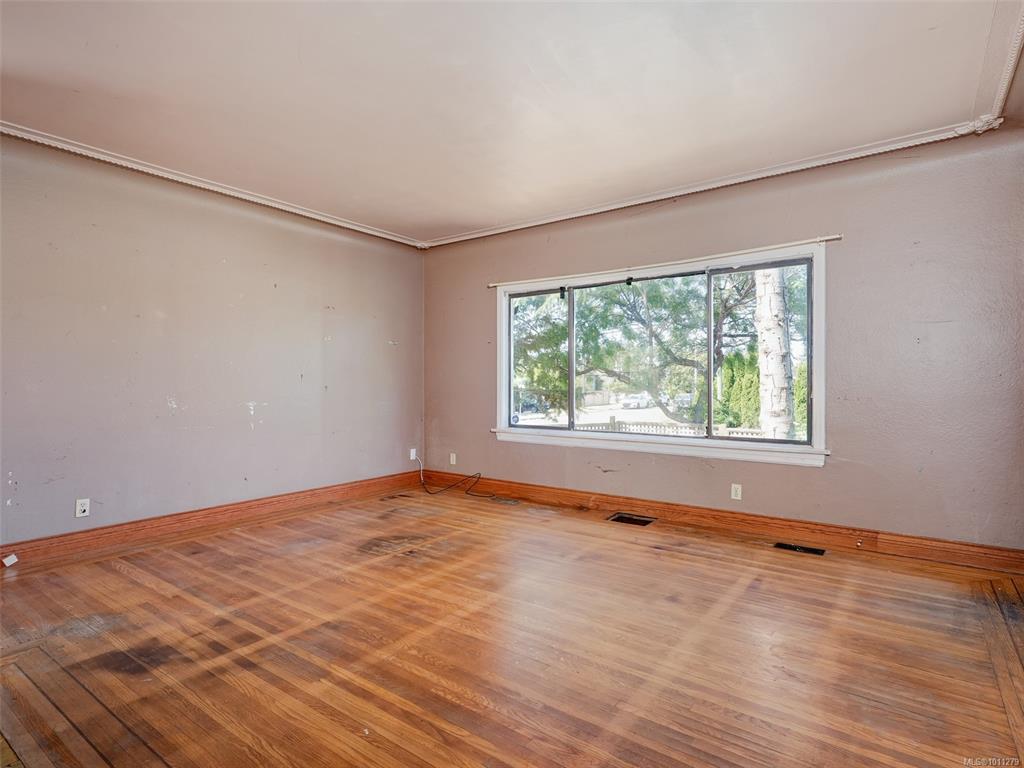 Third View of 2707 Foul Bay Rd, Oak Bay, BC, V8R 5B6
