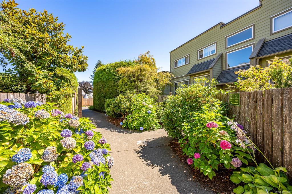 Second View of 2250 Manor Pl, Manor Park, Comox, BC, V9M 1C5