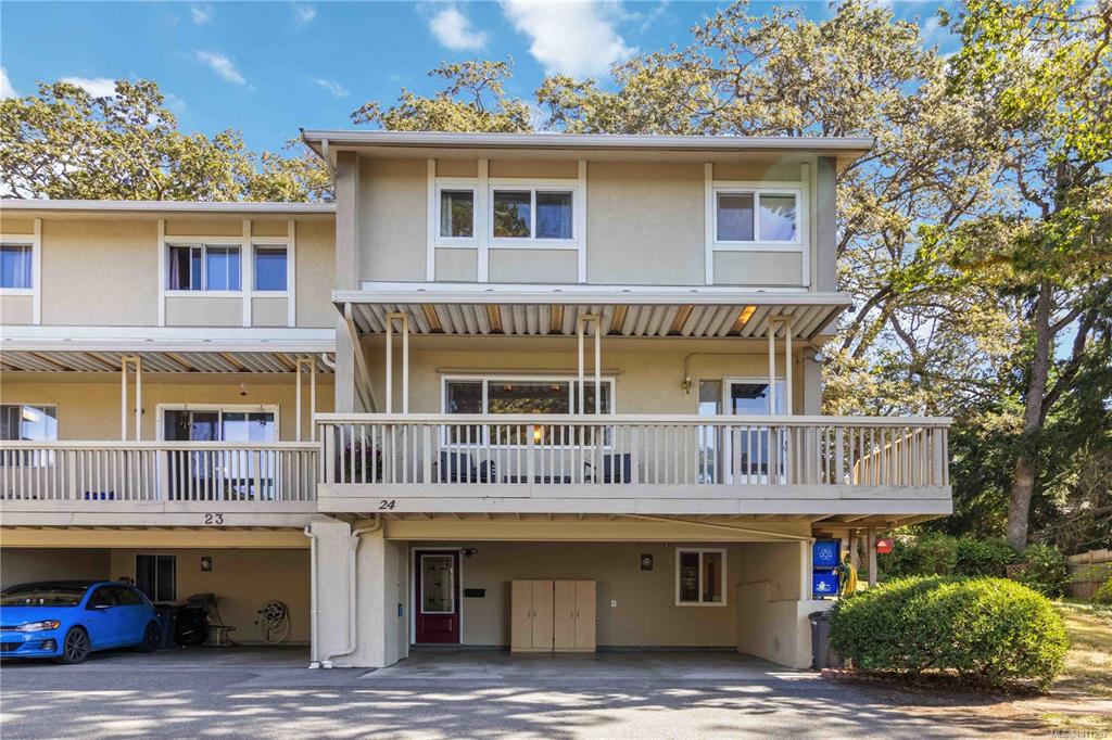 Fifth View of 3981 Nelthorpe St, Lakeview Place, Saanich, BC, V8X 3Z2