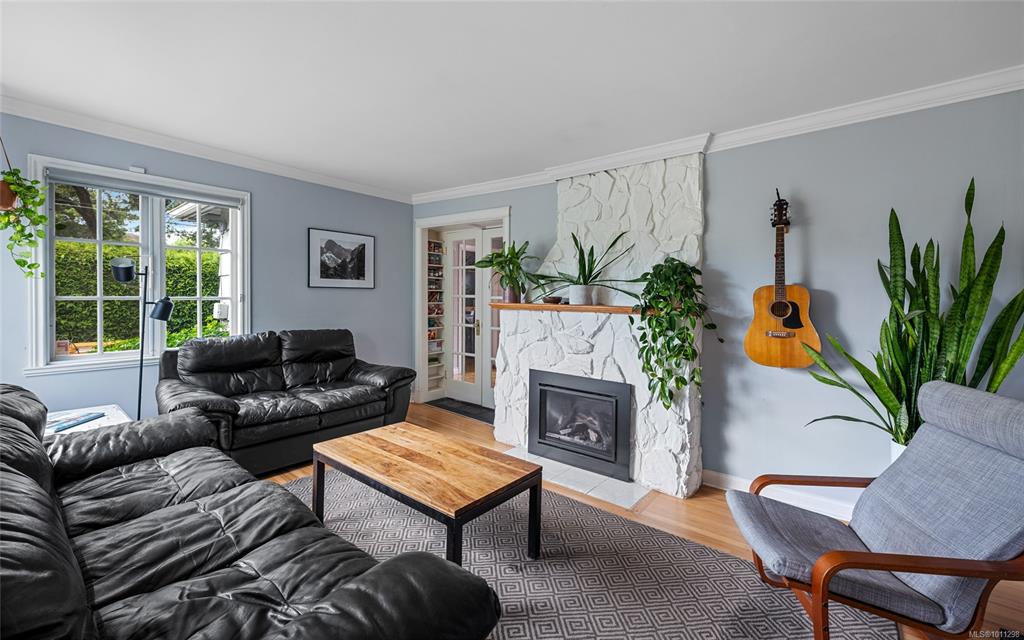Fourth View of 2540 Empire St, Victoria, BC, V8T 3M6