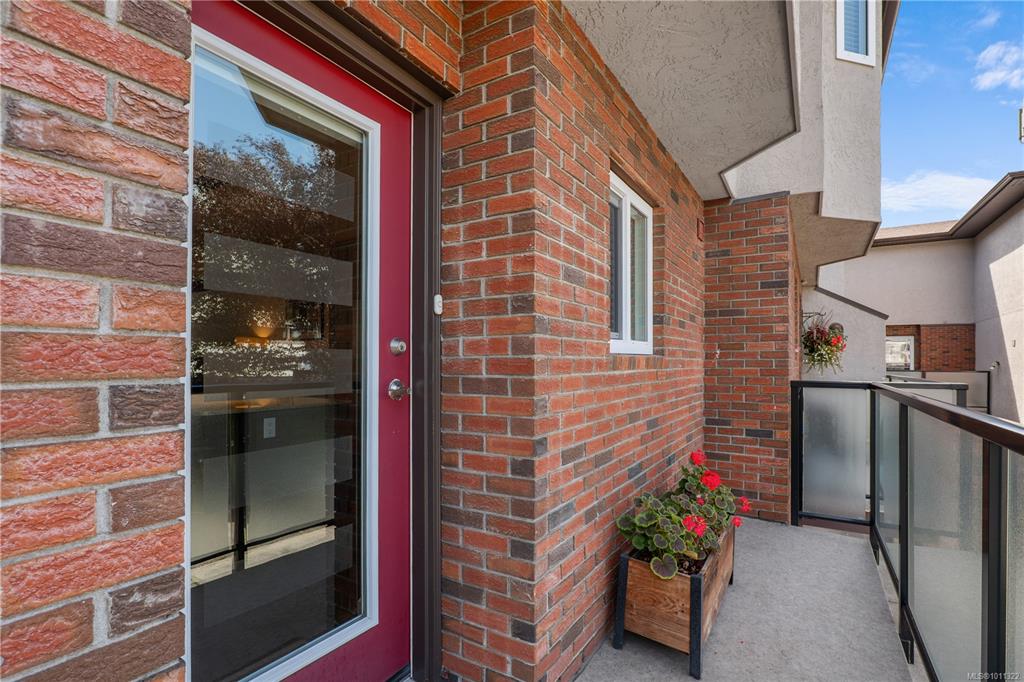 Fourth View of 1119 View St, Victoria, BC, V8V 3L9
