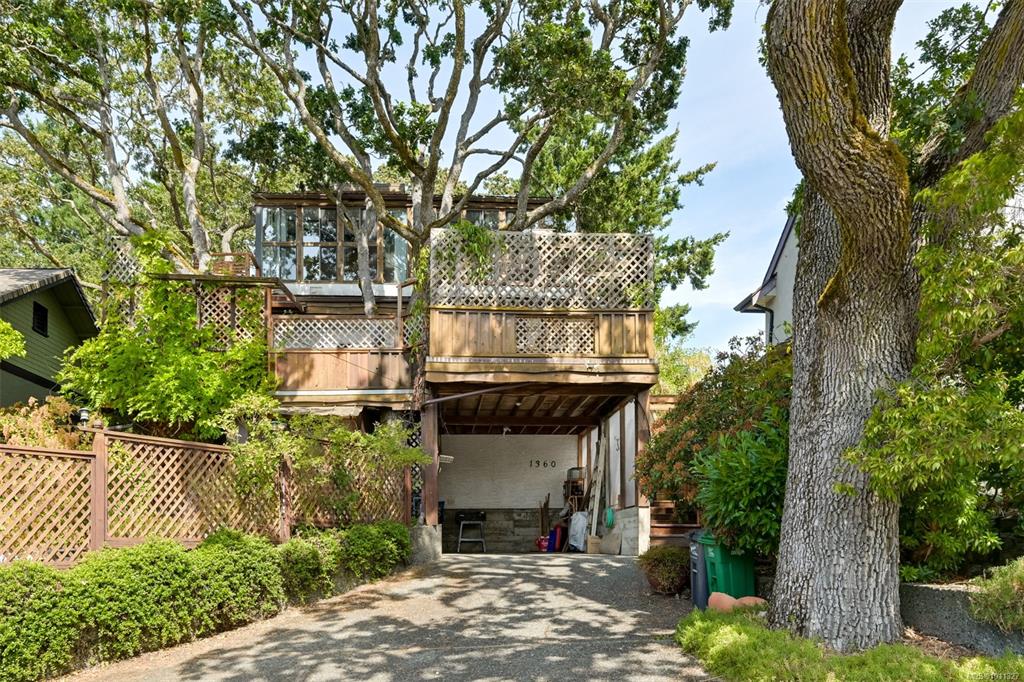 Third View of 1360 Merritt St, Victoria, BC, V8X 2P6