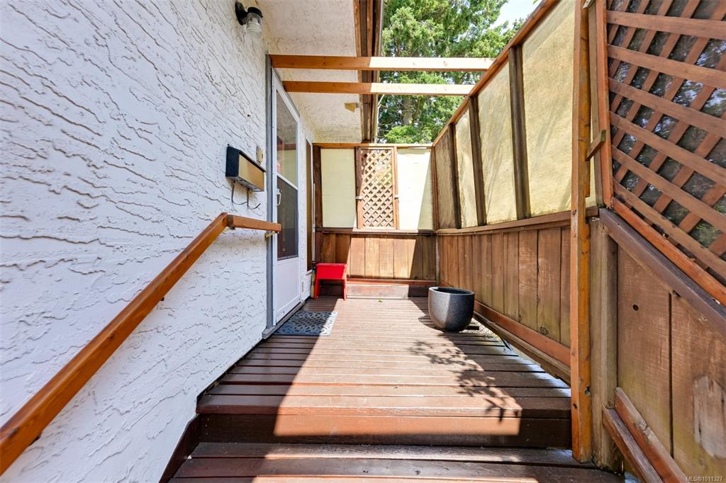 Fourth View of 1360 Merritt St, Victoria, BC, V8X 2P6