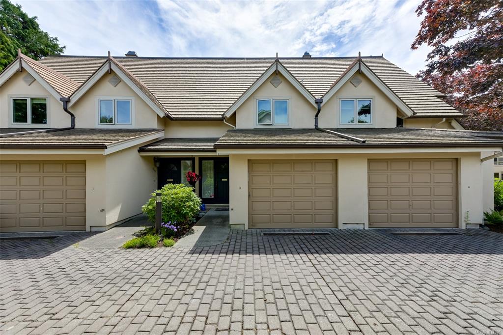 Third View of 210 Russell St, Rainbow Estates, Victoria, BC, V9A 3X2