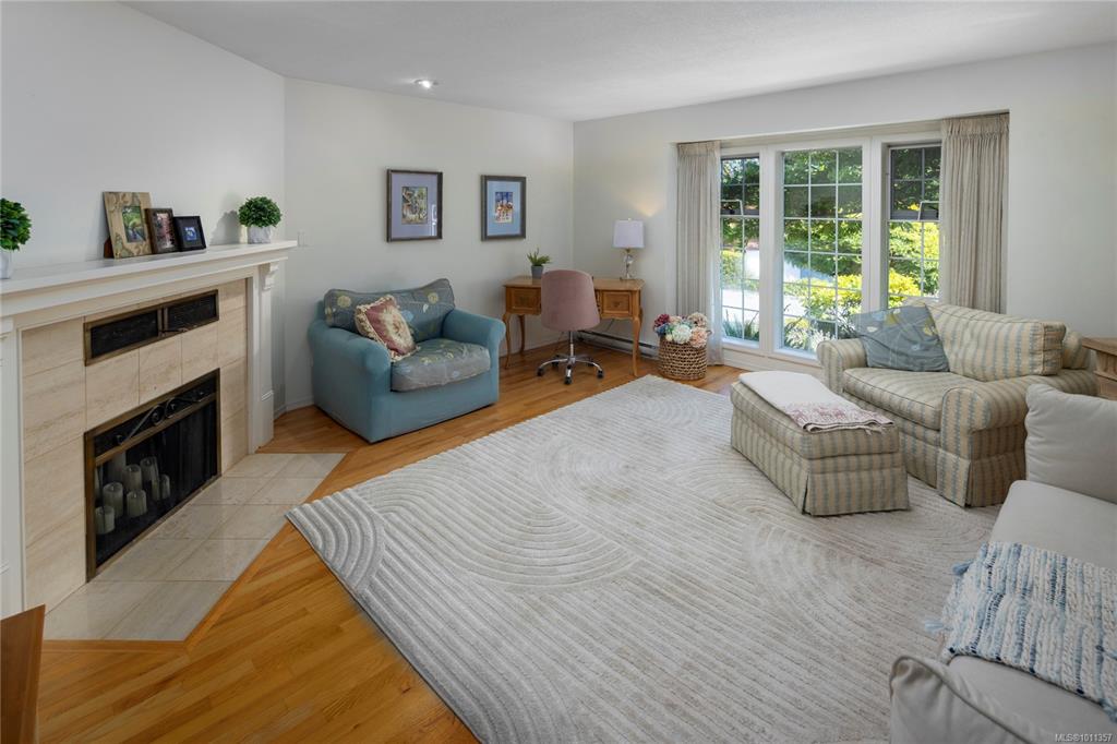 Third View of 764 Richmond Ave, Victoria, BC, V8S 3Z2
