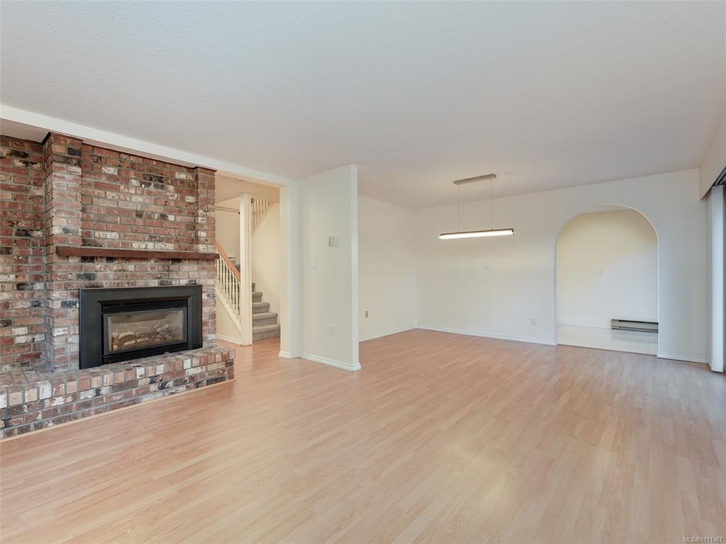 Fifth View of 949 Pemberton Rd, Victoria, BC, V8S 3R5