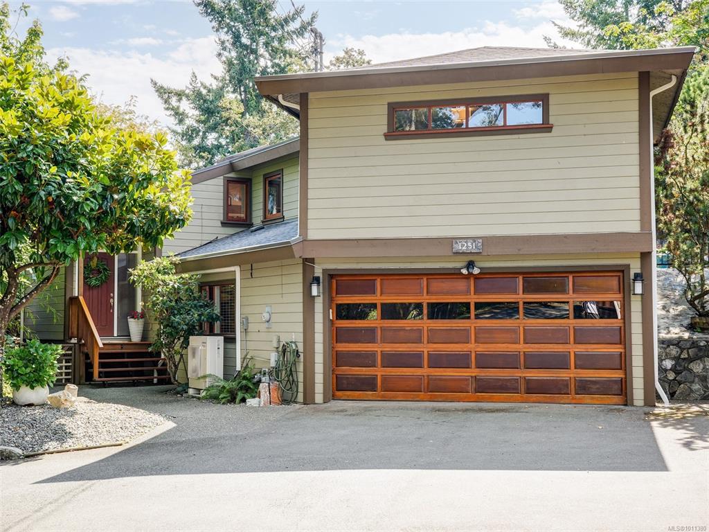 Second View of 1251 Tattersall Dr, Saanich, BC, V8P 1Z2