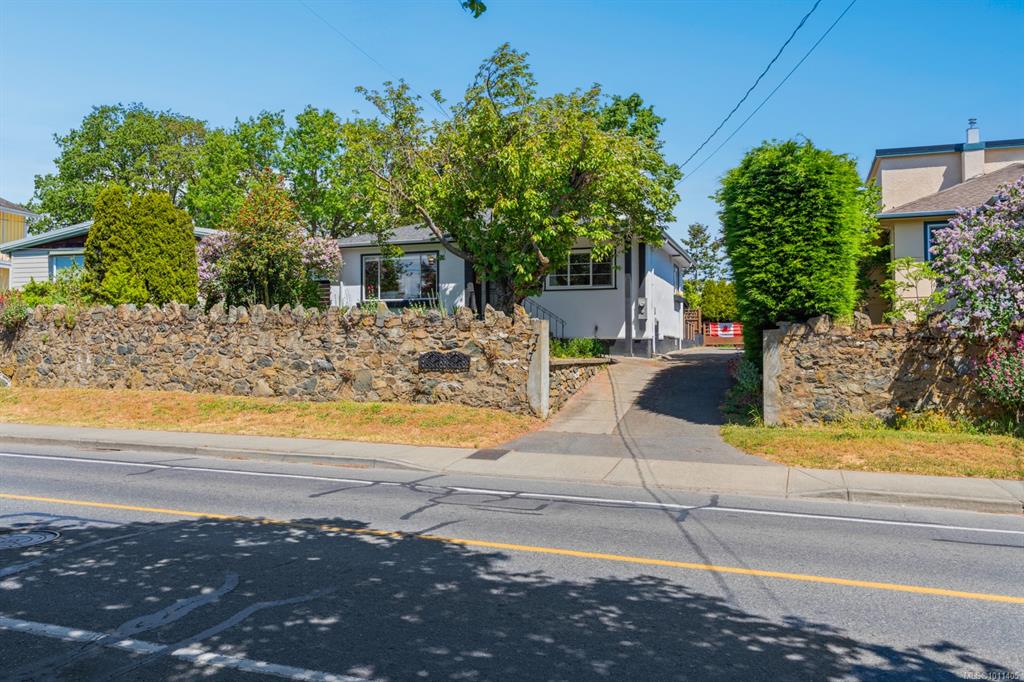 Third View of 727 Craigflower Rd, Victoria, BC, V9A 2W6