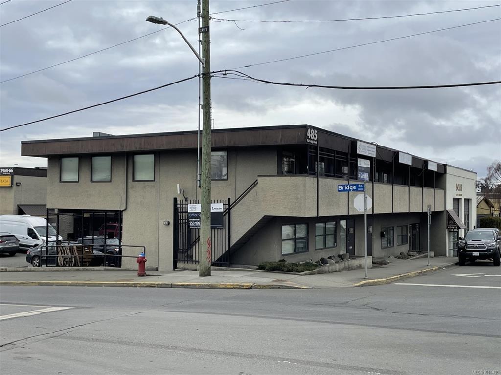 Third View of 485 Garbally Rd, Victoria, BC, V8T 4T3