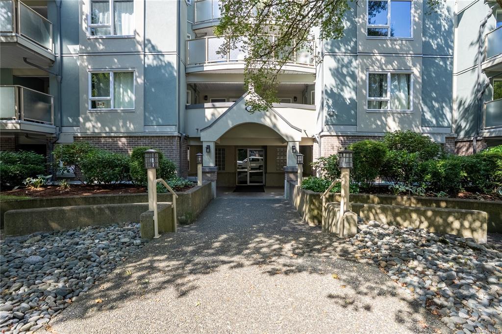 Second View of 2710 Grosvenor Rd, Victoria, BC, V8T 3M9